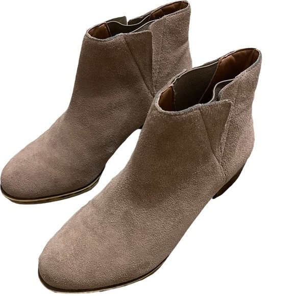 Lucky Brand Womens leather Taupe Lp Benissa Suede Ankle Boots Sz 6M - Picture 1 of 9
